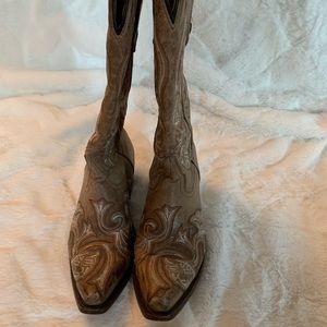 Corral tan cowboy boots